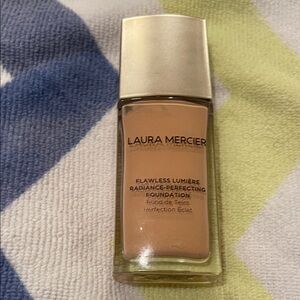 Laura Mercier Flawless Lumière Foundation - 2WO Cream Beige